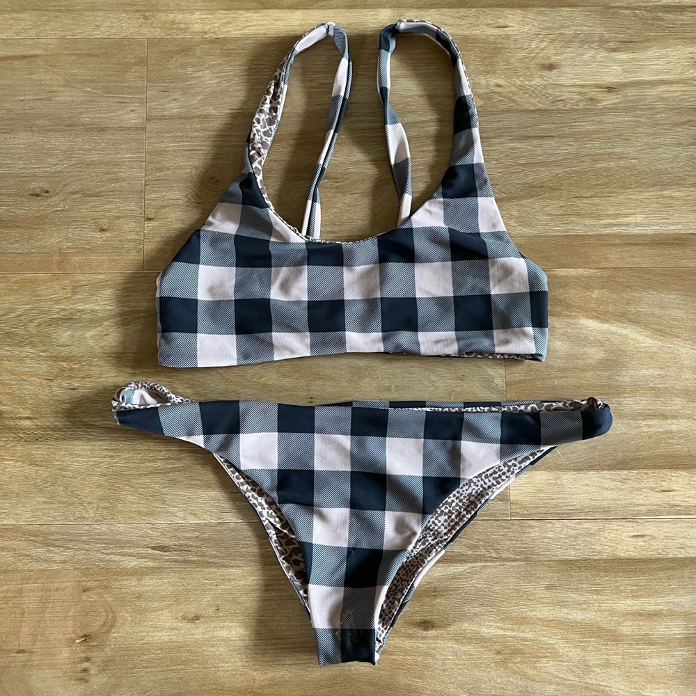 Acacia Checker Set